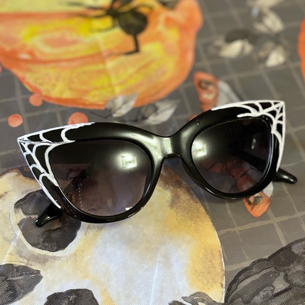 Spider Web, Sunglasses